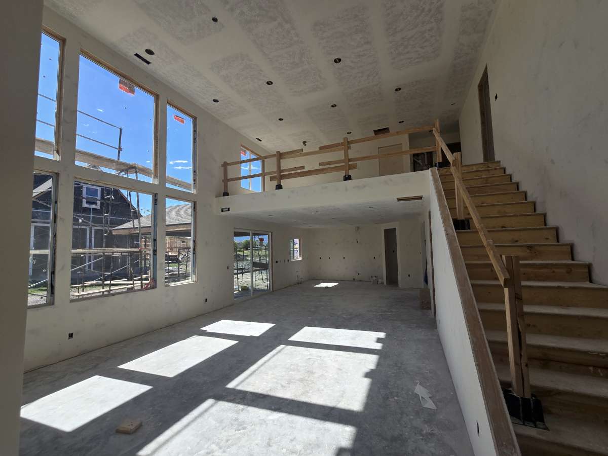 Image of ACTIVELY FOR SALE Hamilton with ADU/Garage