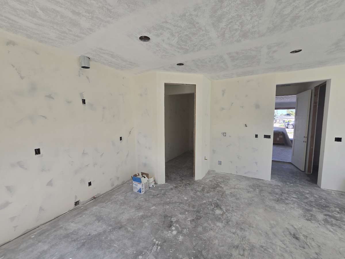 Image of ACTIVELY FOR SALE Hamilton with ADU/Garage