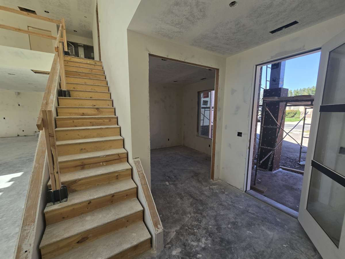 Image of ACTIVELY FOR SALE Hamilton with ADU/Garage
